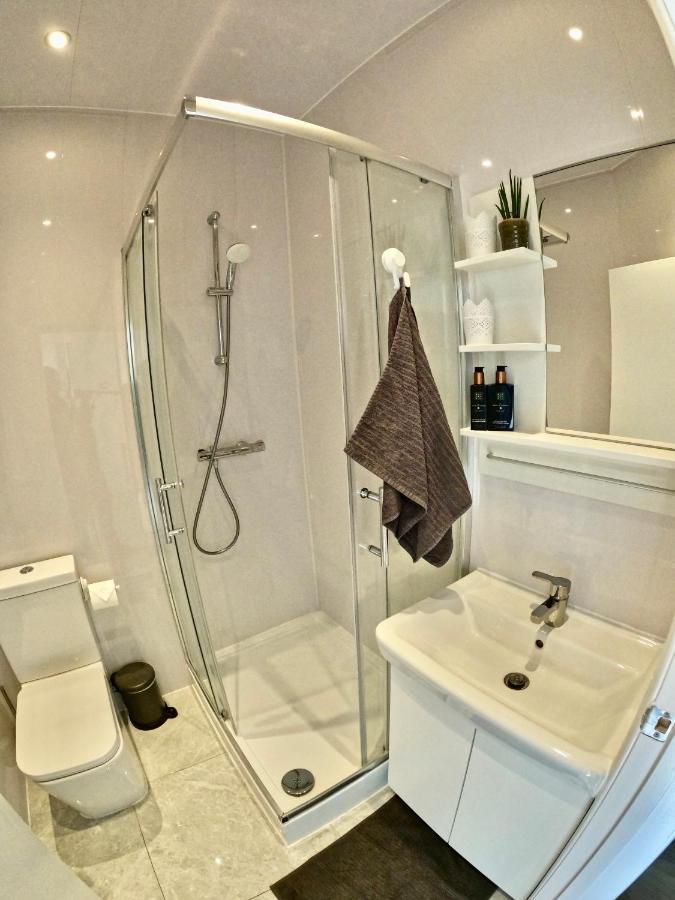 Lovely One Bedroom Flat London Exterior photo