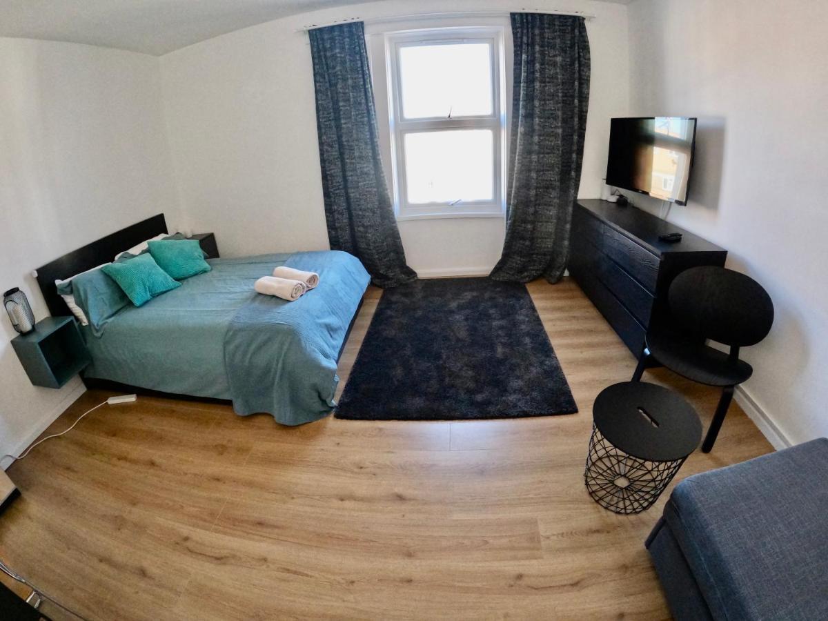 Lovely One Bedroom Flat London Exterior photo