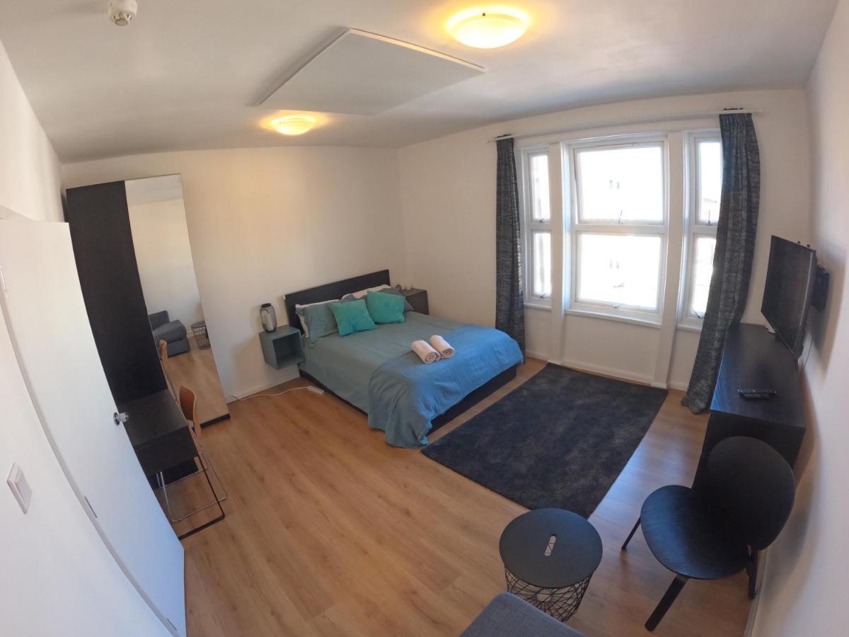 Lovely One Bedroom Flat London Exterior photo